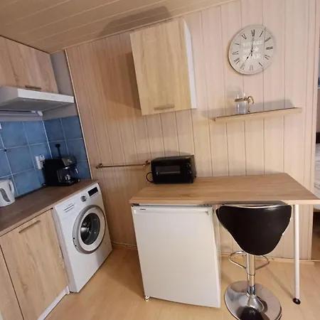 Voll Eingerichtete 1,5 Zi, Ug